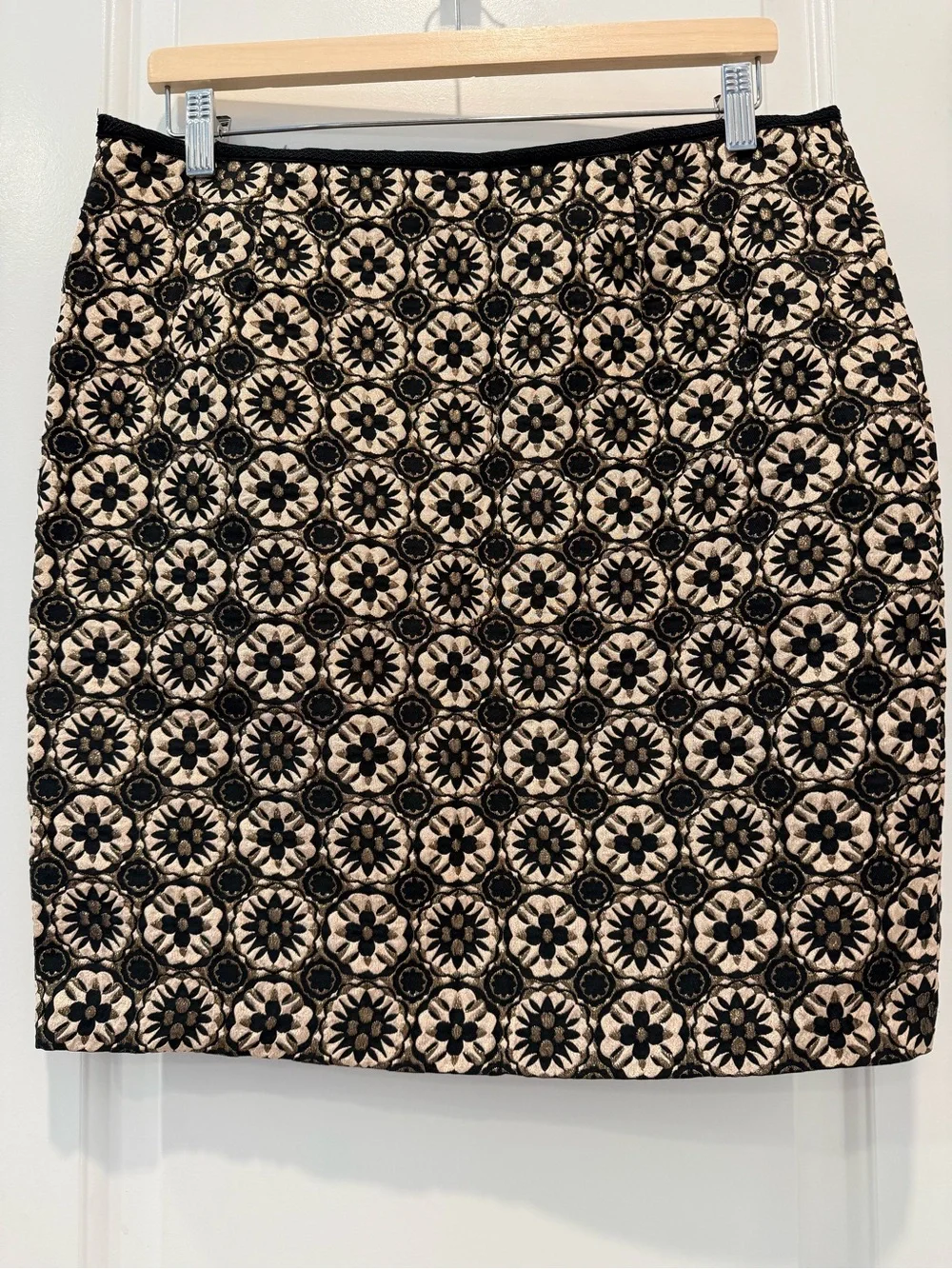 Max Studio Black Floral Pattern Pencil Skirt on  W/ Metallic Gold Sheen